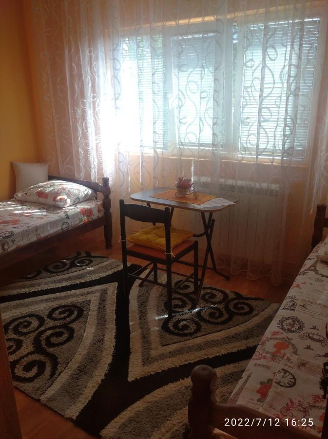 Buric Rooms Niksic Exterior photo