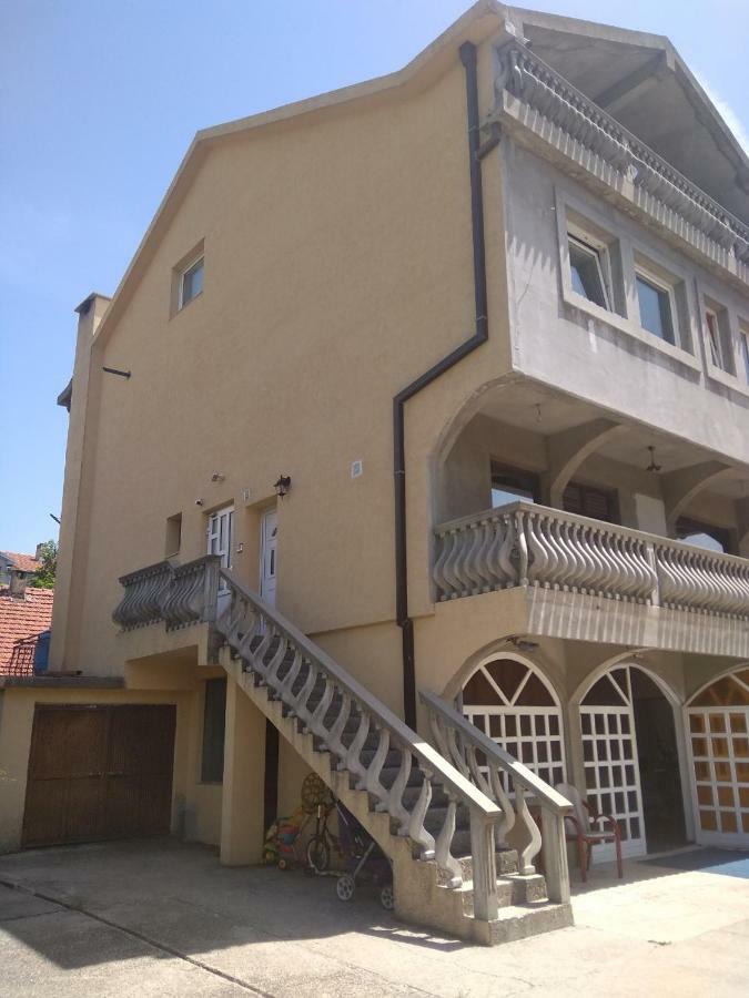 Buric Rooms Niksic Exterior photo